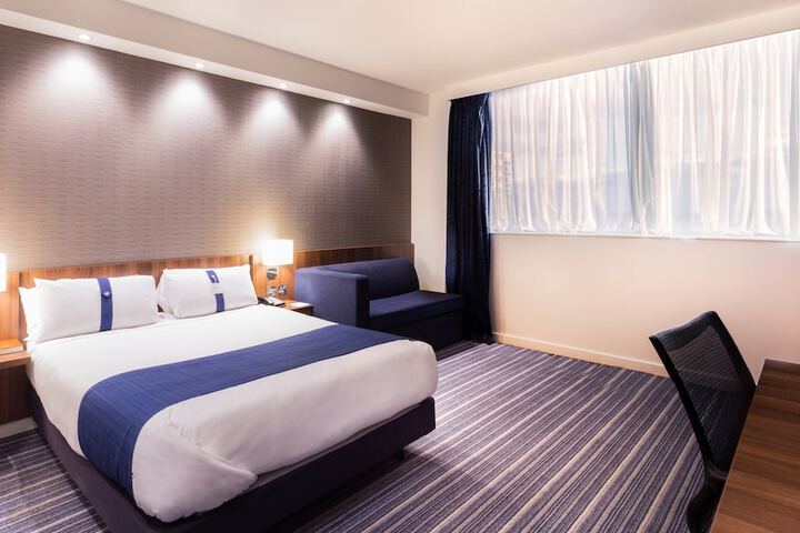 Room 14 of 65