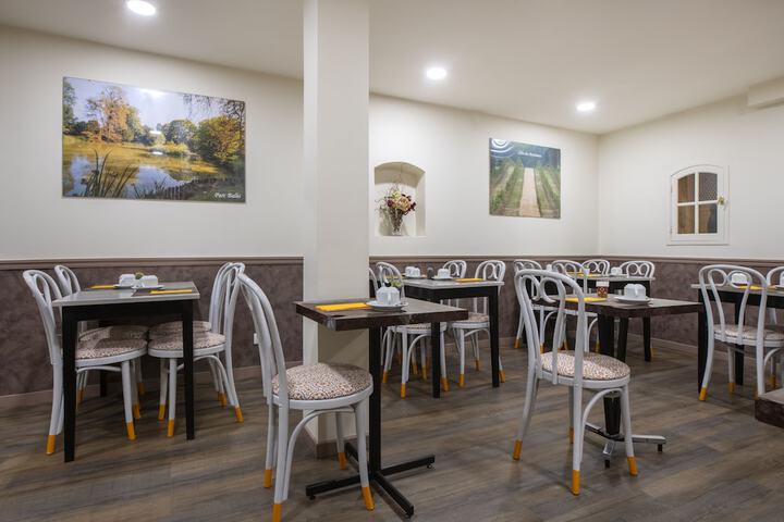 Breakfast area