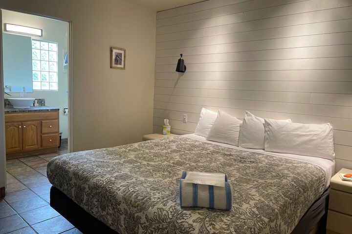 Room 14 of 30