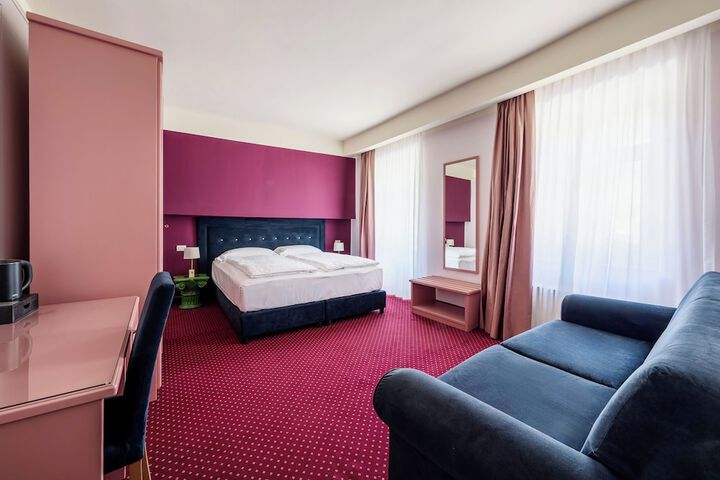 Room 8 of 31