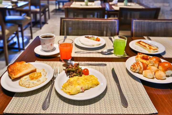 Breakfast/Coffee Service 59 of 130
