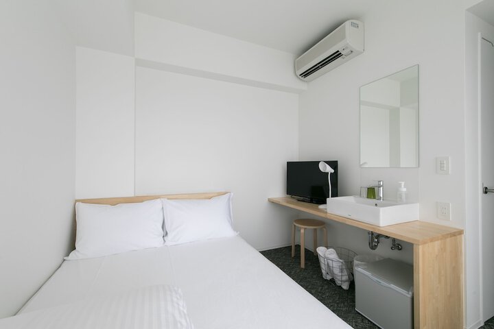 Room 18 of 74