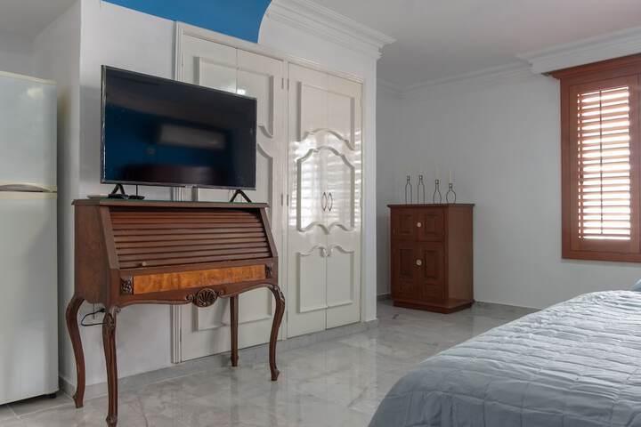 Room 2 of 96