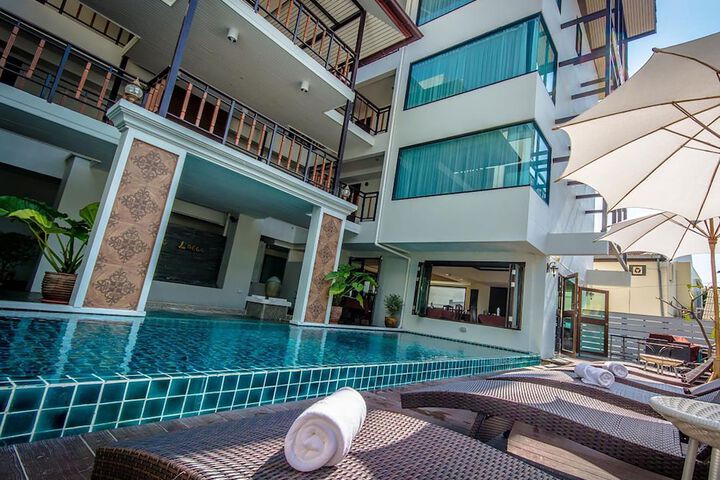 Pools & Facilities