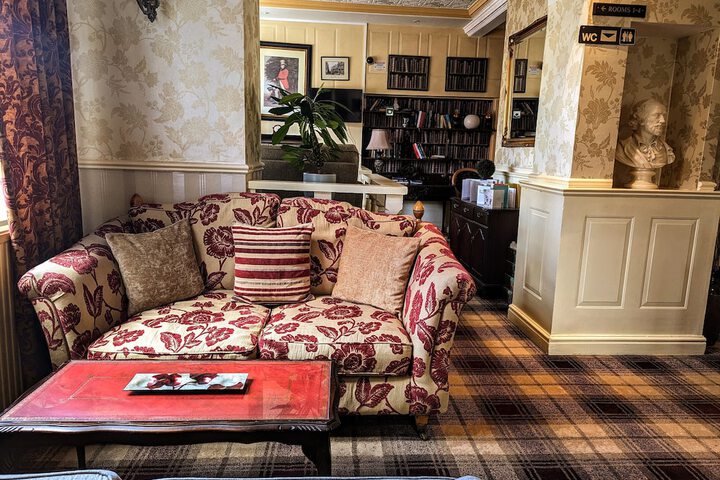 Guest Lobby