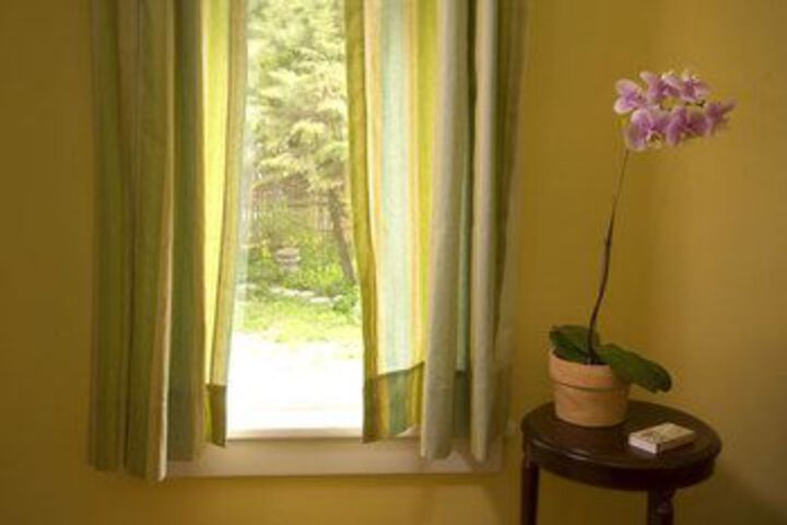 Room 4 of 32