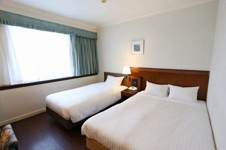 Room 14 of 42