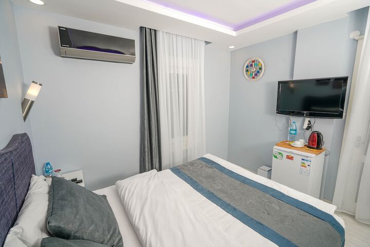 Room 8 of 55
