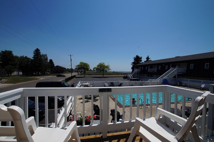 2 Bedrooms Traditional Suite King and Queen Bed Pool View Balcony (27 of 46)