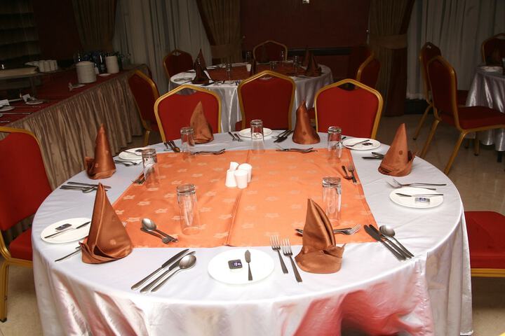 Ballroom/Hall 27 of 32