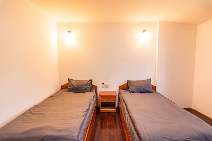 Room 4 of 11