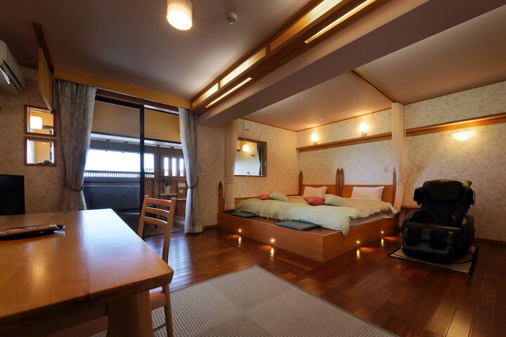 Room 10 of 68