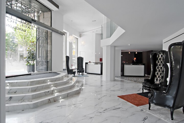 Entrance & Lobby