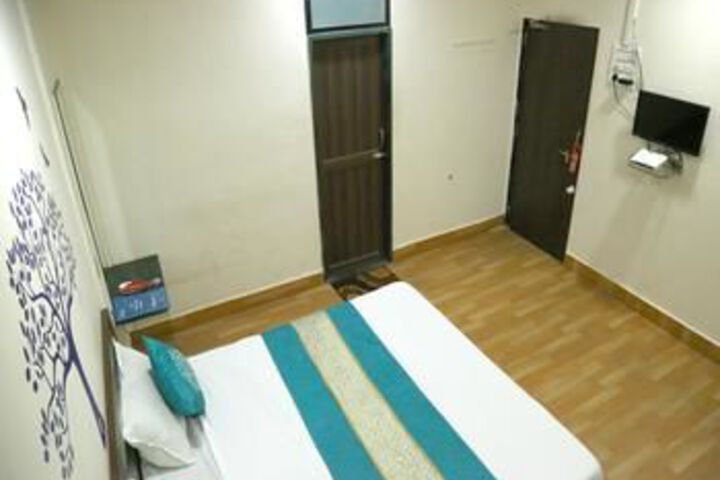 Room 14 of 21