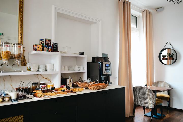 Breakfast/Coffee Service 55 of 62