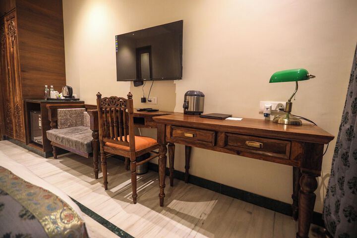 Room 27 of 45