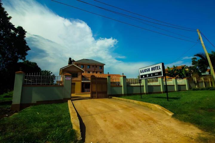 Kajosh Hotel