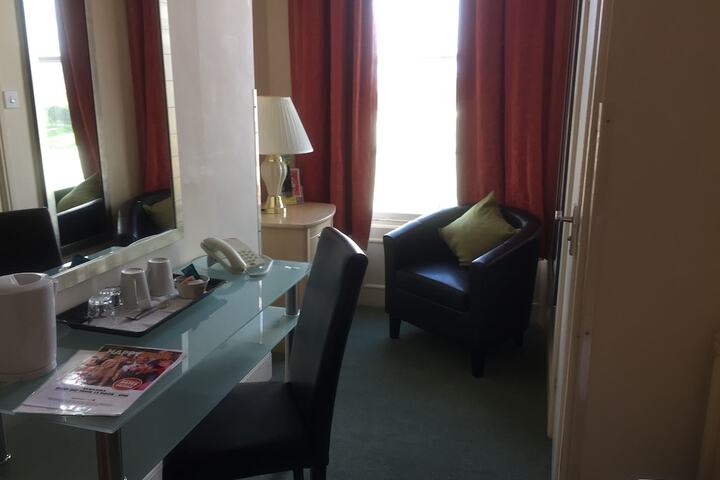 Room 11 of 41