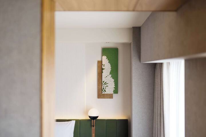 Room 25 of 65