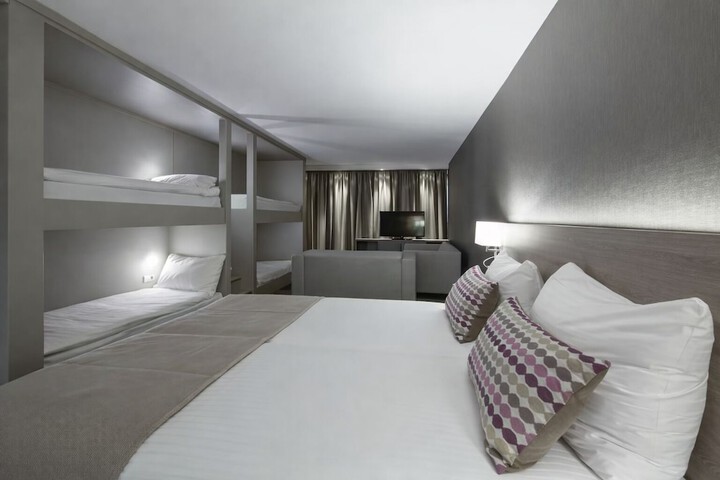 Room 49 of 112