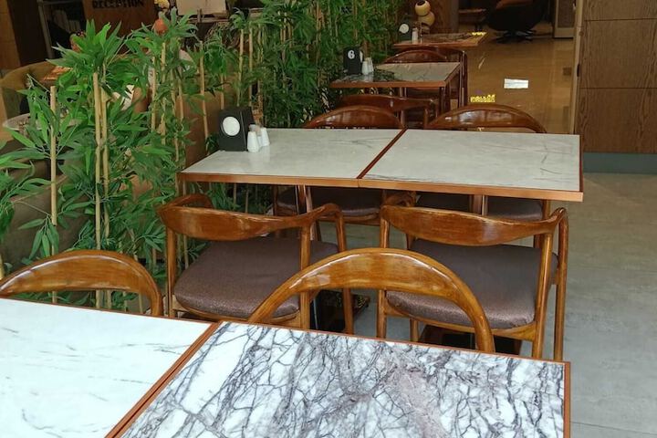 Dining 63 of 76