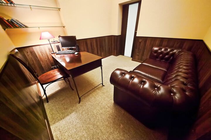 Room 11 of 89