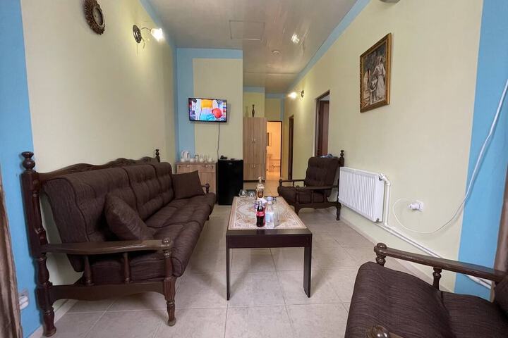 Room 8 of 32