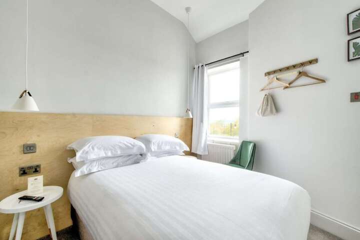 Room 2 of 30