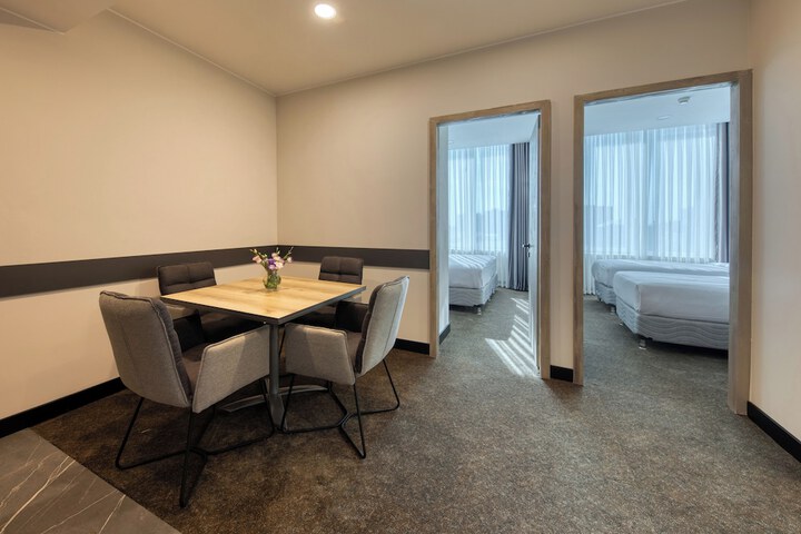 Room 18 of 43