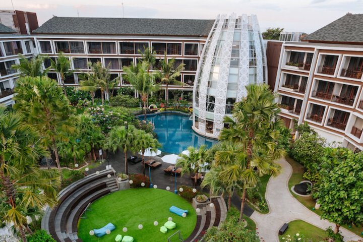 Hotel Exterior 68 of 74