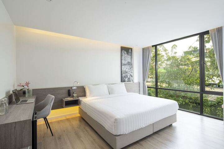 Room 7 of 42