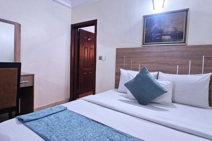 Room 25 of 81
