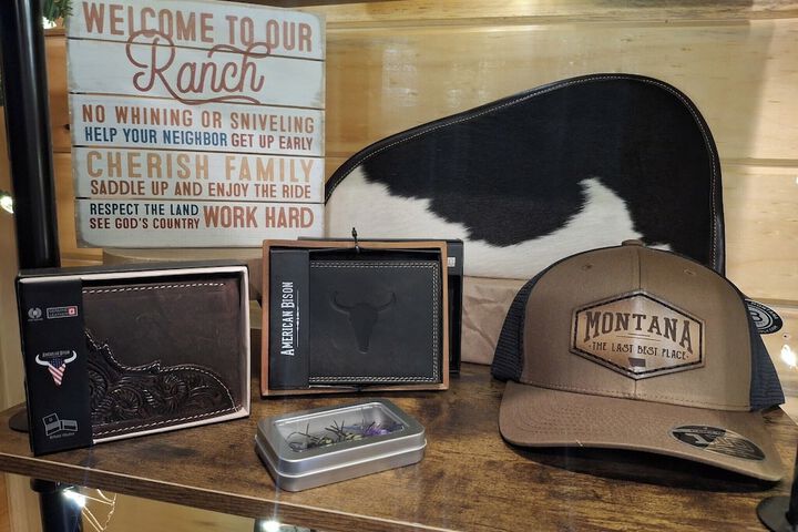 Gift Shop 100 of 140