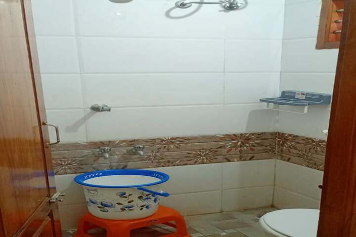 Room 16 of 19