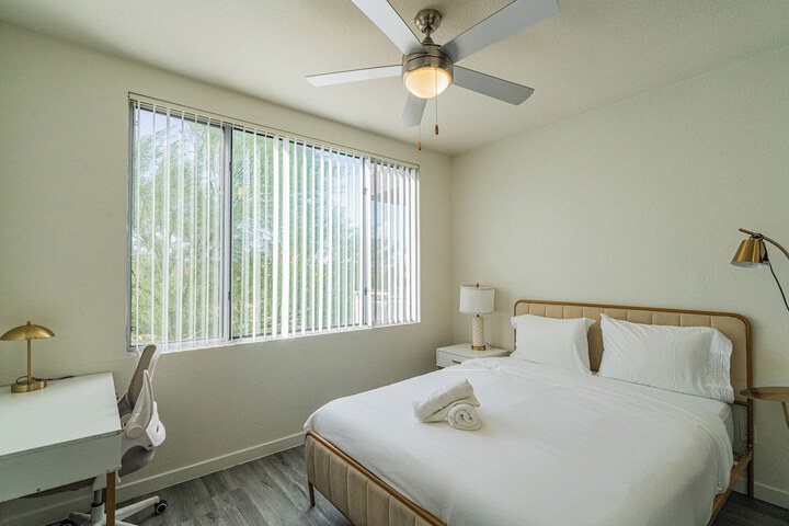 Room 4 of 61