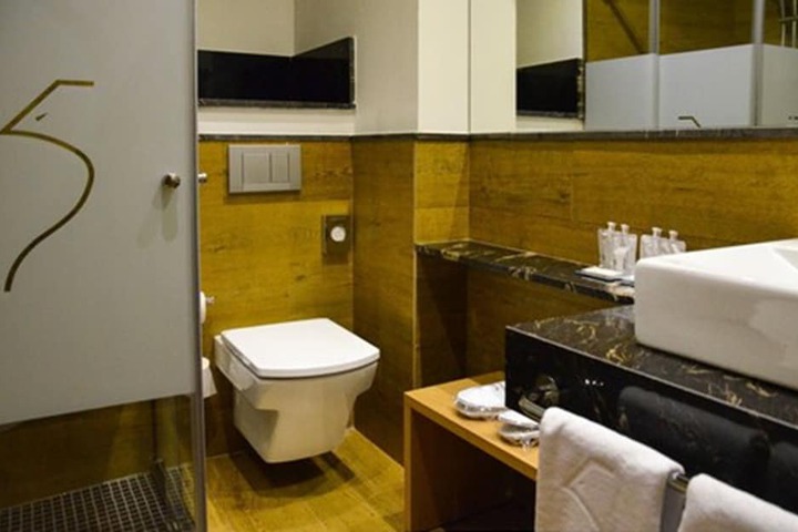 Clean Restrooms