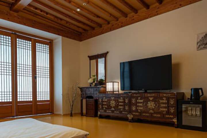 Room 51 of 115