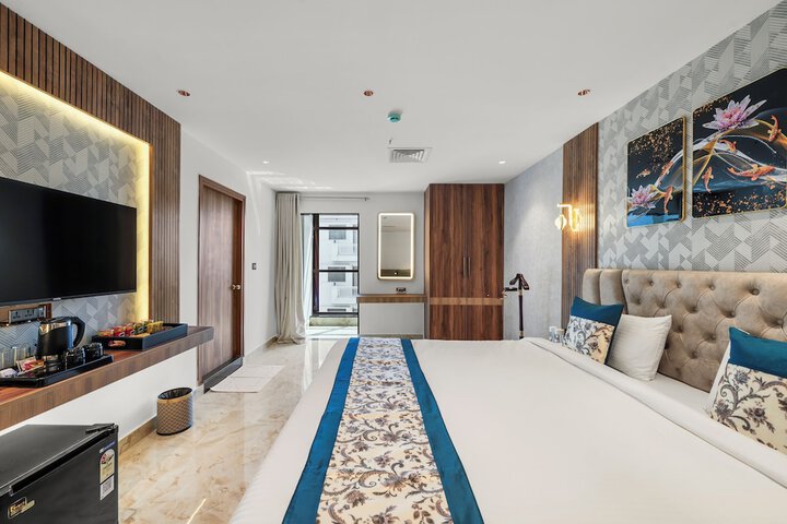 Room 6 of 31