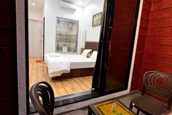 Room 10 of 23