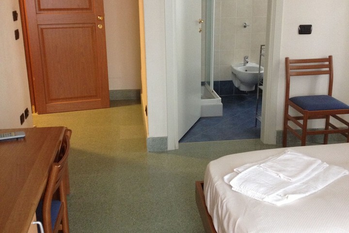 Room 5 of 36
