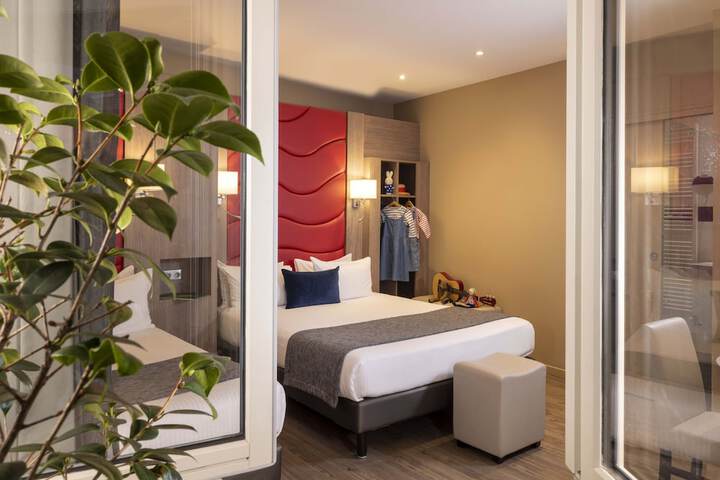 Room 8 of 44