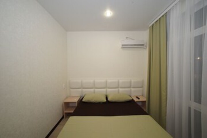 Room 13 of 23