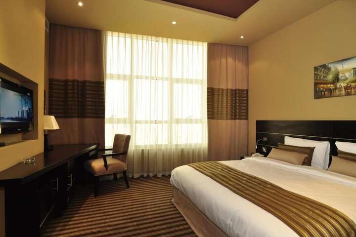 Room 18 of 74