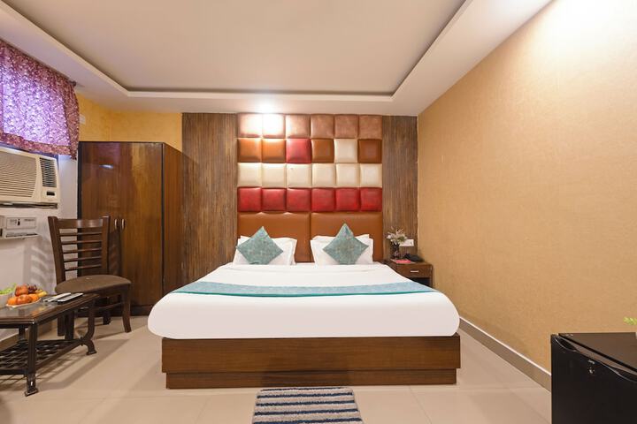 Room 6 of 15