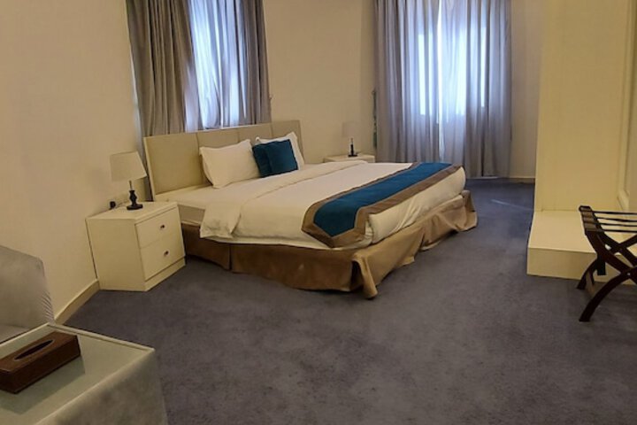 Room 14 of 34
