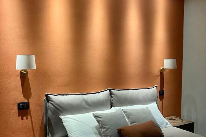 Room 12 of 19