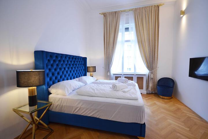 Room 16 of 49
