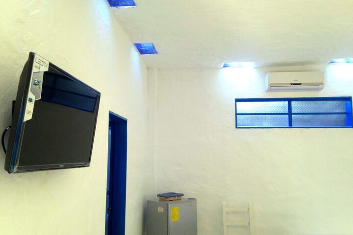 Room 45 of 100