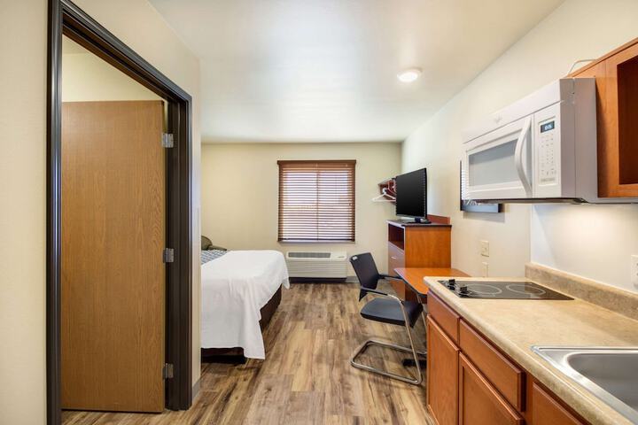Room 5 of 37
