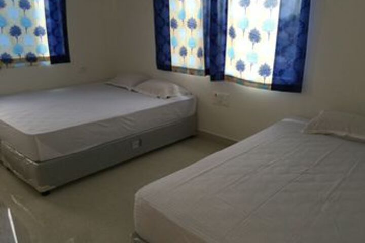Room 4 of 4